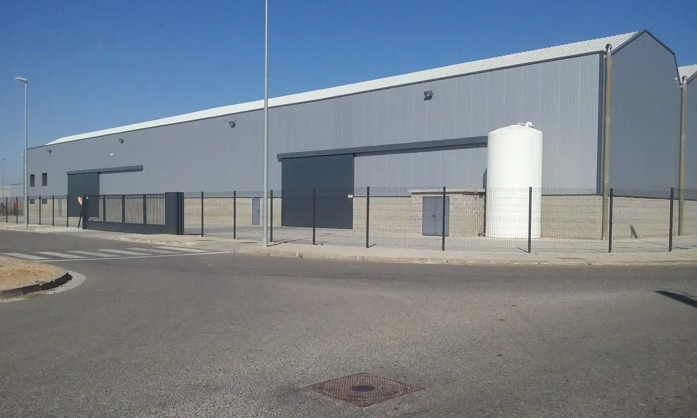 Vista exterior de Terreny industrial en venda en Alcarràs