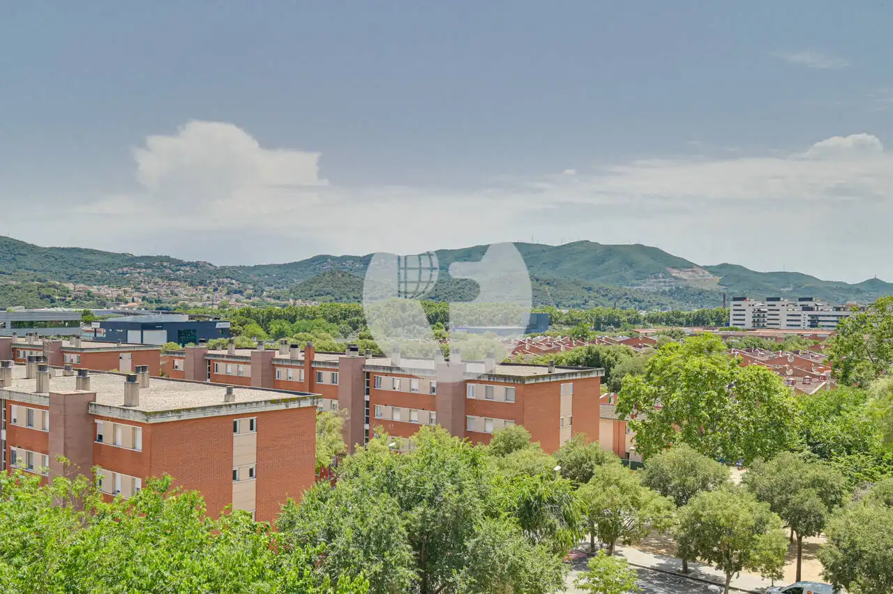 Exterior view of Attic for sale in Mollet del Vallès  with Air Conditioner, Heating and Balcony
