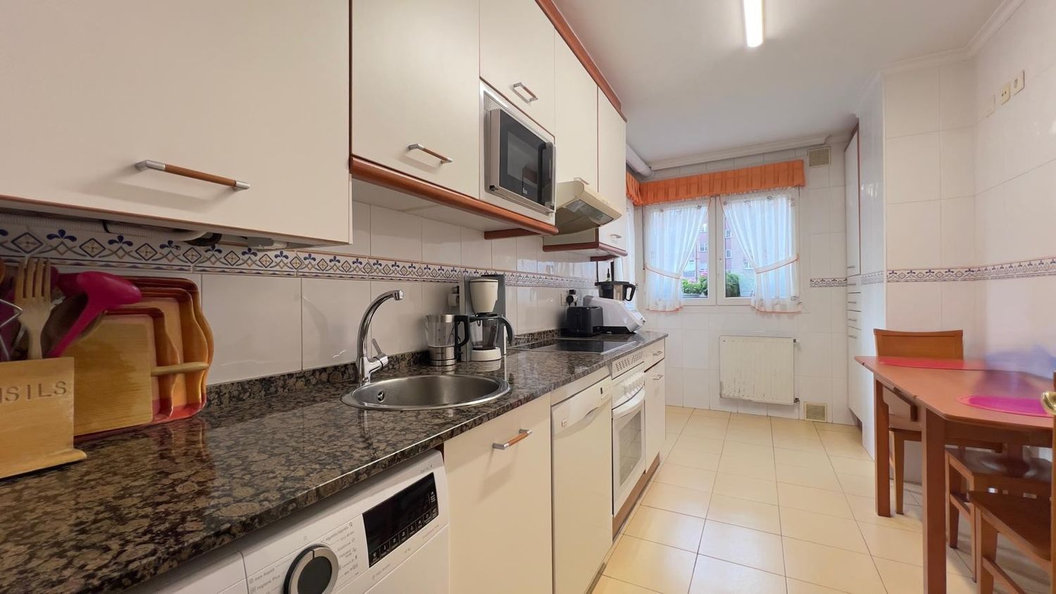 Kitchen of Flat for rent in Gijón   with Heating, Terrace and Swimming Pool