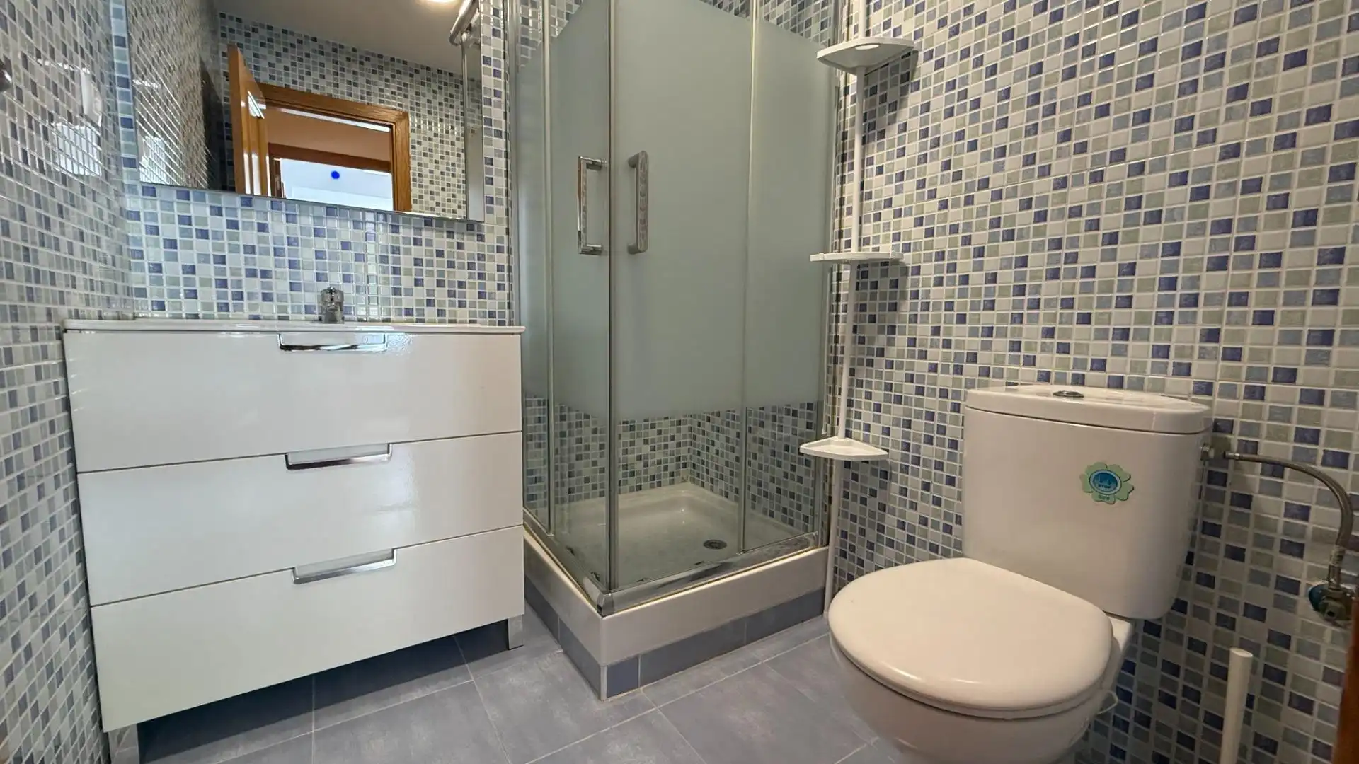 Badezimmer von Dachboden zum Verkauf in Val de San Vicente  mit Terrasse