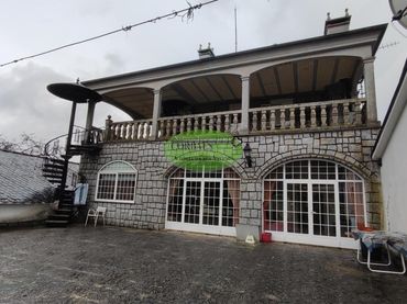 Chalet con jardín en venta en Vilamarín