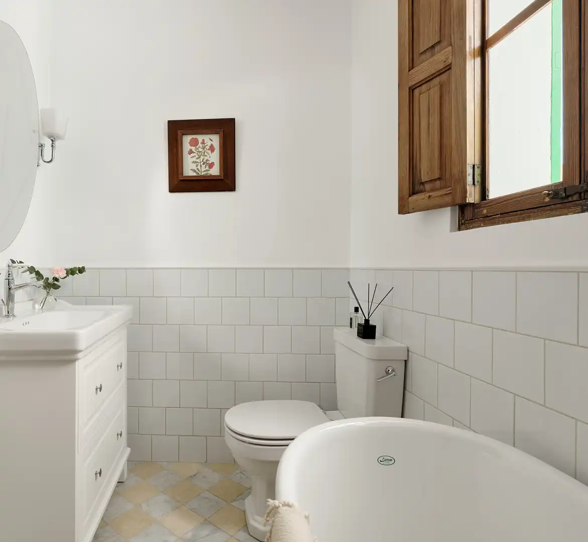 Bathroom of Flat for sale in  Palma de Mallorca  with Air Conditioner, Heating and Terrace