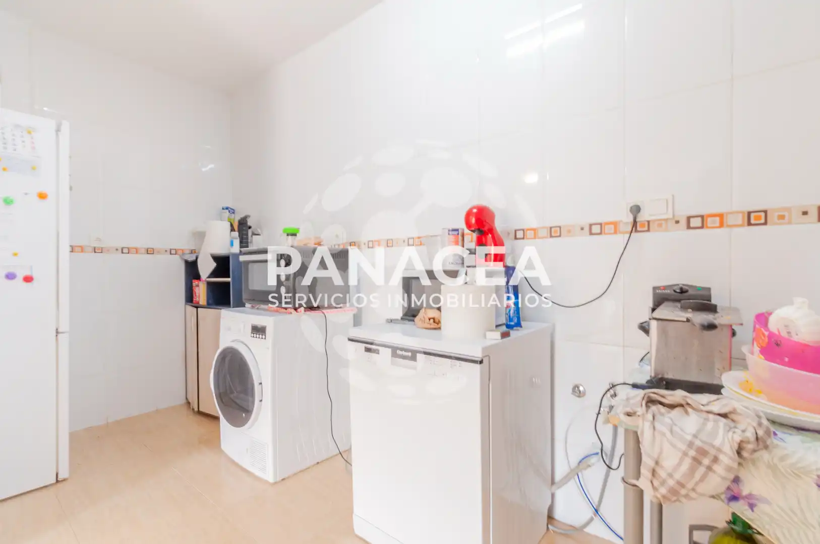 Piso en venta en El Ejido con Amueblado, TV y Balcón