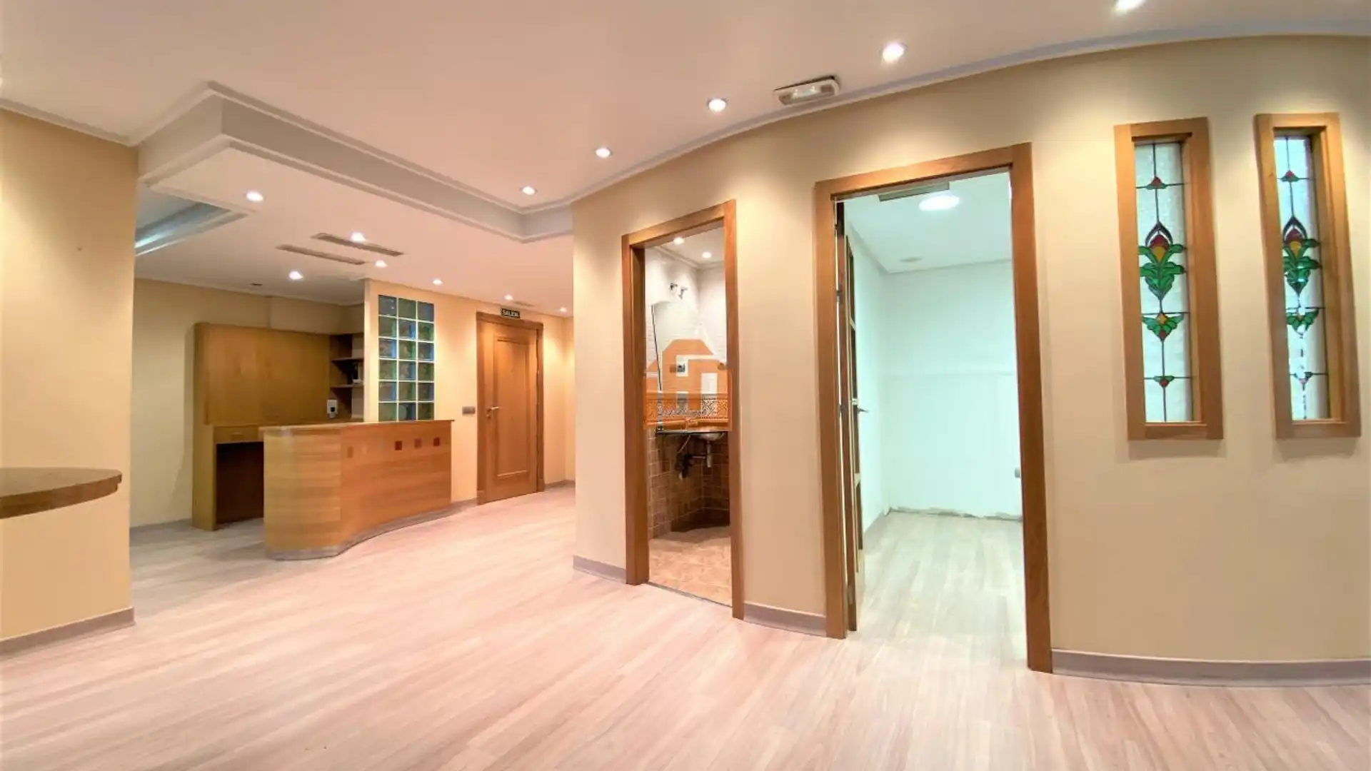 Oficina de alquiler en León Capital  con Aire acondicionado y Calefacción