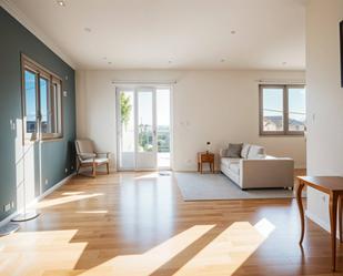 Sala d'estar de Casa o xalet en venda en Viladasens amb Aire condicionat, Parquet i Terrassa