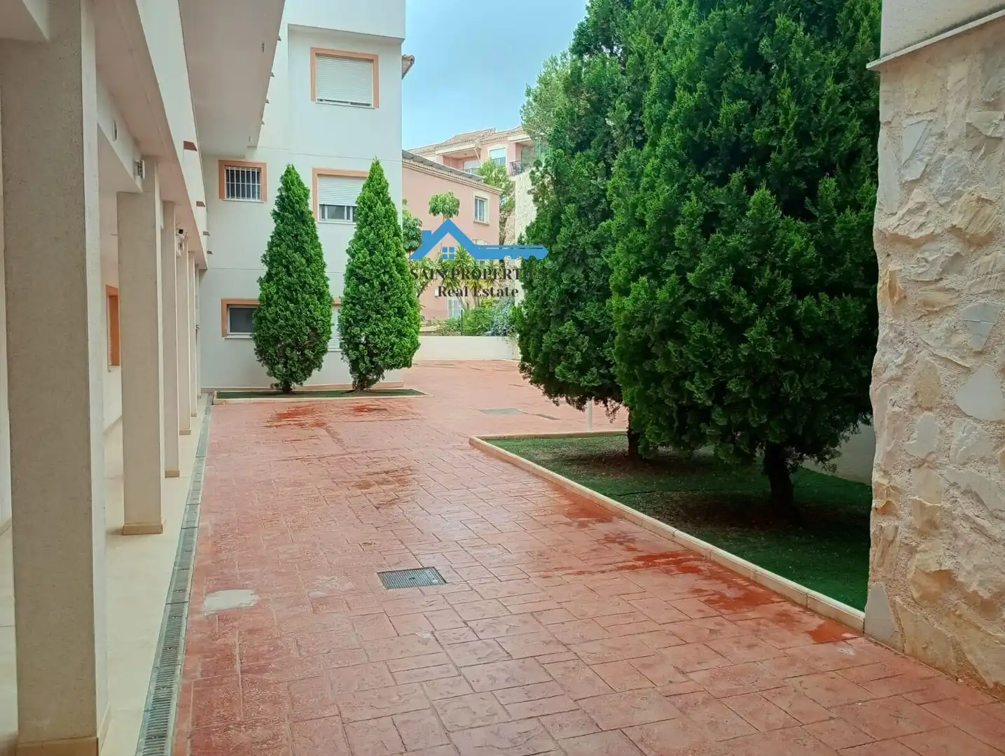 Vista exterior de Planta baja en venta en La Nucia con Calefacción, Jardín privado y Terraza