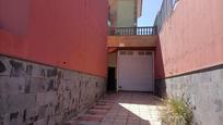 Exterior view of Single-family semi-detached for sale in Telde  with Terrace, Swimming Pool and Balcony