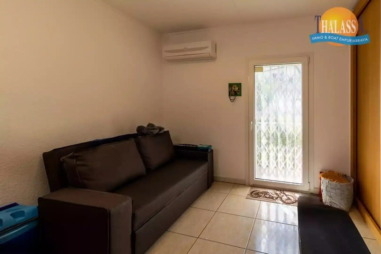 Living room of Houses for sale in Empuriabrava  with Air Conditioner and Furnished