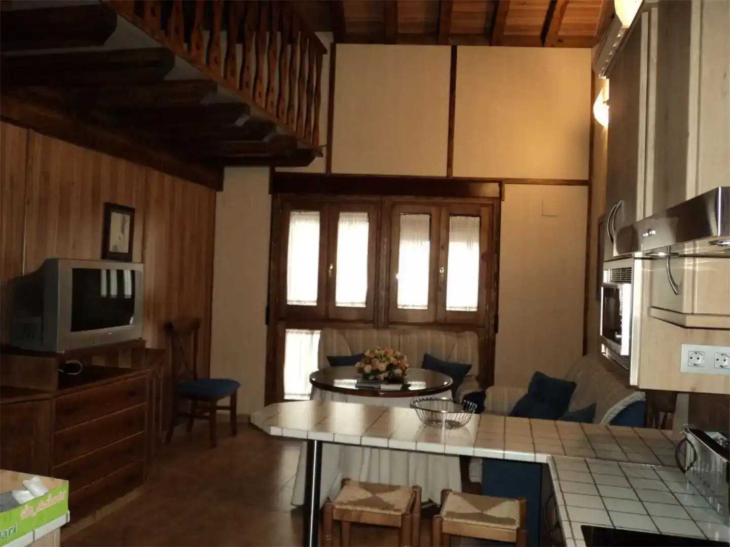 Sala d'estar de Pis de lloguer en Villanueva del Arzobispo amb Aire condicionat i Moblat