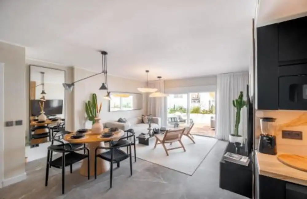 Apartment mit Pool zum Verkauf in Nueva Andalucía, imagen 2