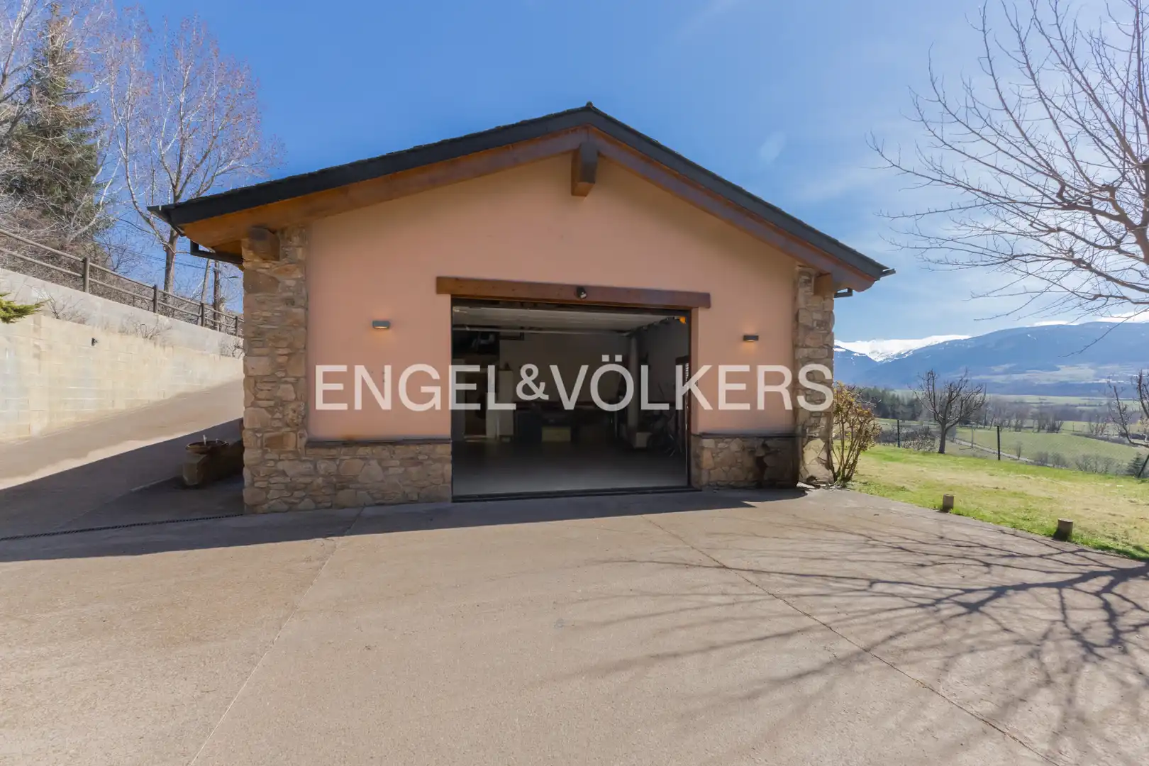 Vista exterior de Casa o chalet en venta en Estavar con Calefacción, Jardín privado y Parquet