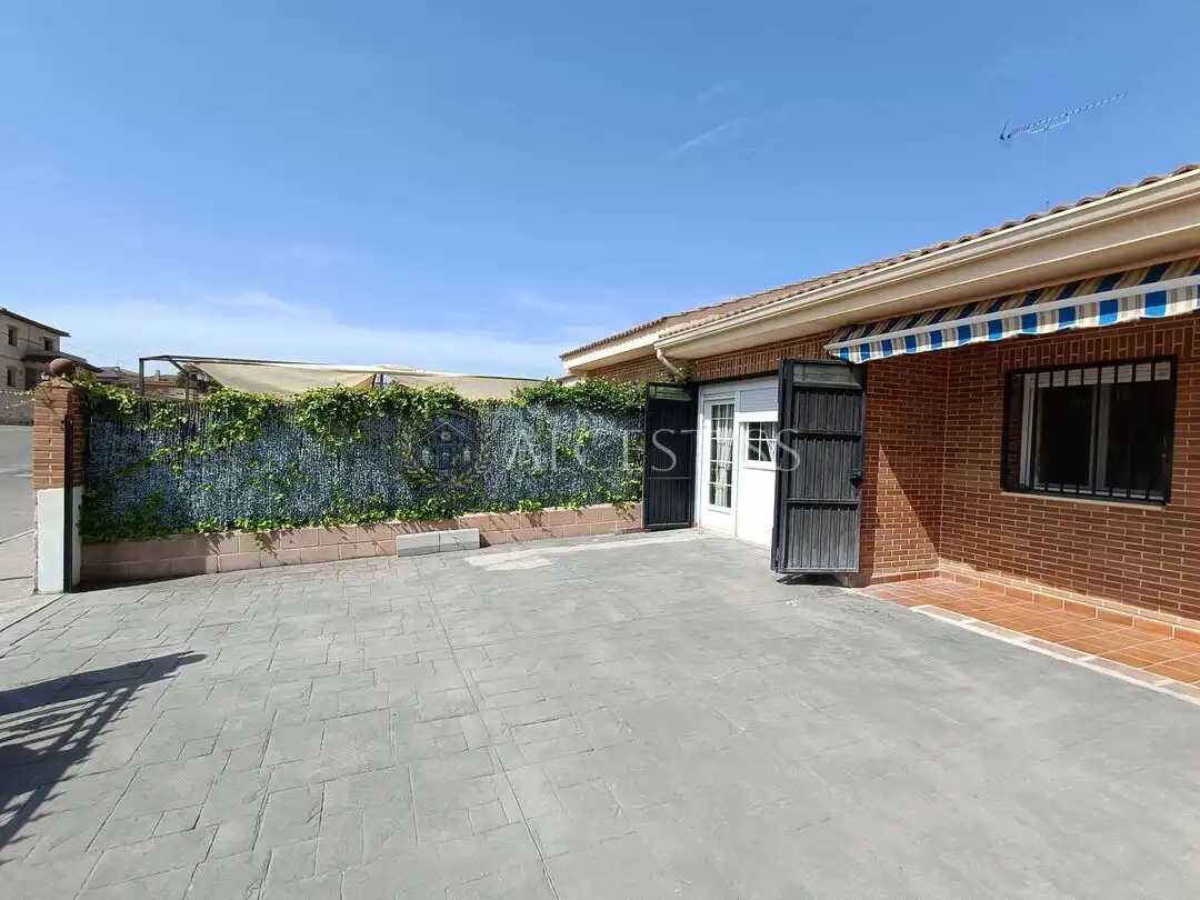 Adossat amb jardí en venda a Méntrida, imagen 3