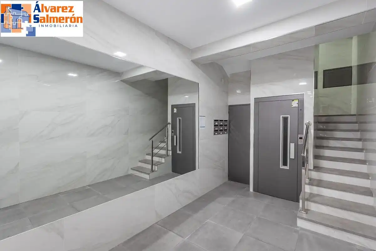 Piso en venta en Granada con Calefacción y Trastero