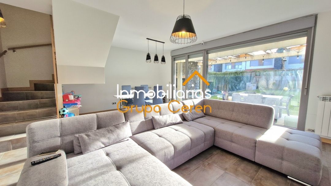 Living room of Single-family semi-detached for sale in Cirueña  with Heating, Private garden and Terrace