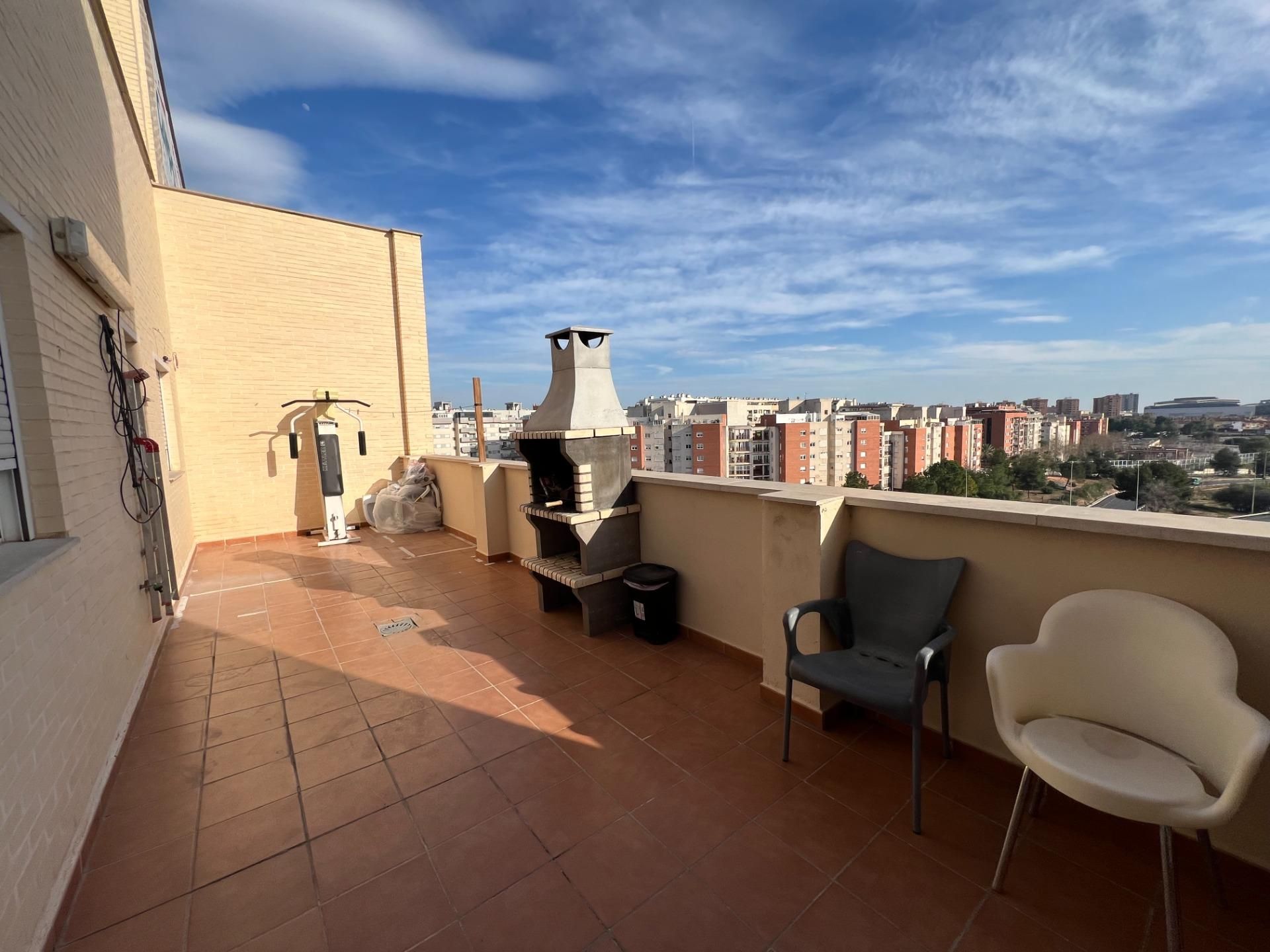 Terrasse von Dachboden miete in Paterna mit Privatgarten, Terrasse und Gemeinschaftspool