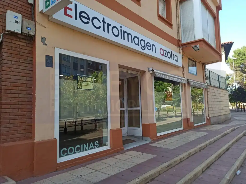 Locale commerciale in affitto a Nájera