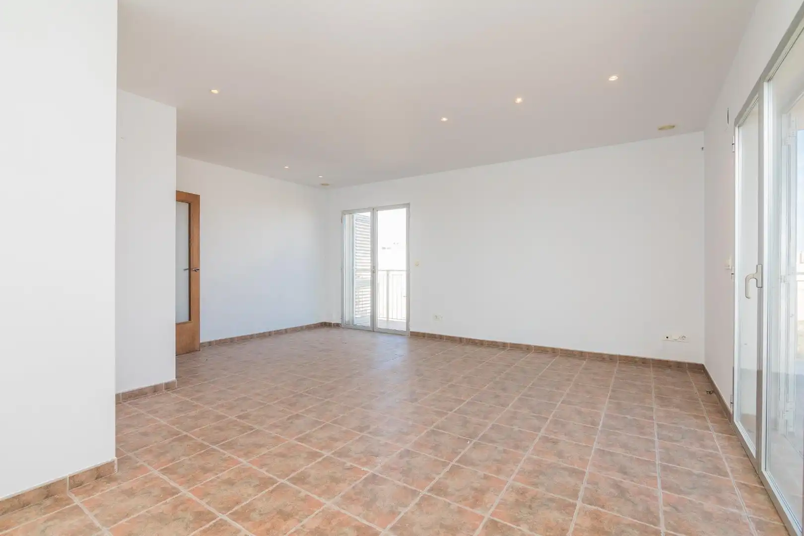 Dachboden zum Verkauf in Elche / Elx mit Klimaanlage, Heizung und Terrasse