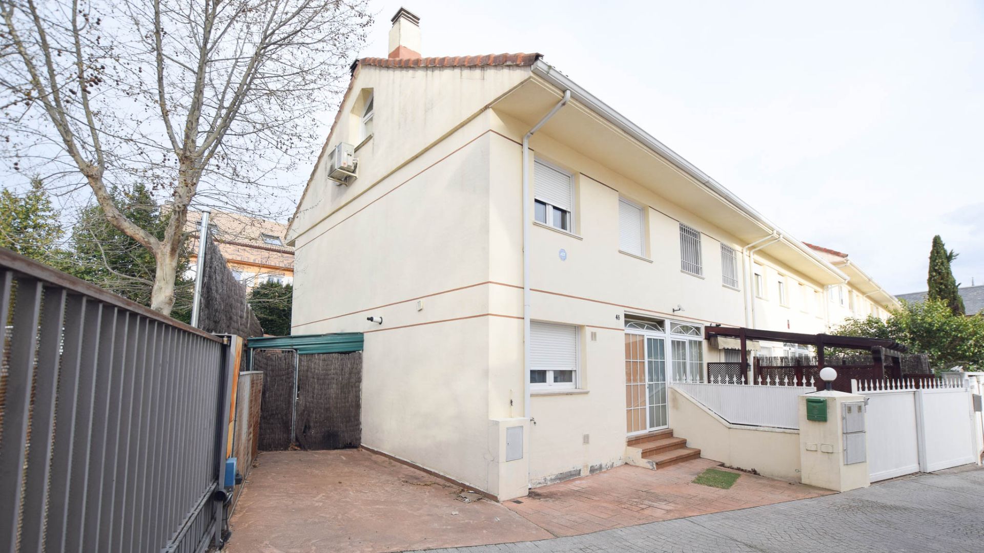 Exterior view of Single-family semi-detached for sale in Valdemorillo  with Heating
