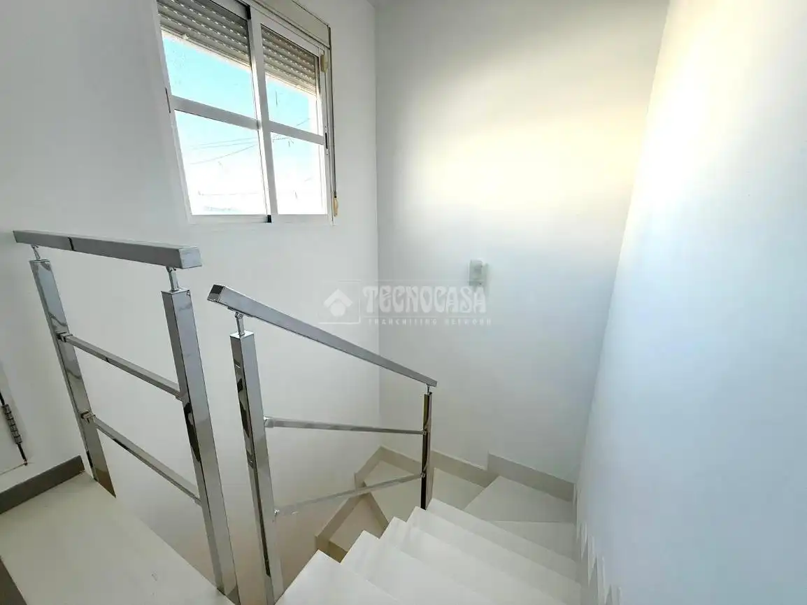Casa adosada en venta en Almería con Calefacción y Terraza