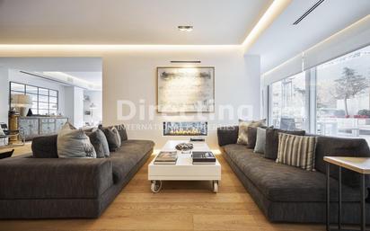 Living room of Flat for sale in  Madrid Capital  with Air Conditioner, Heating and Terrace