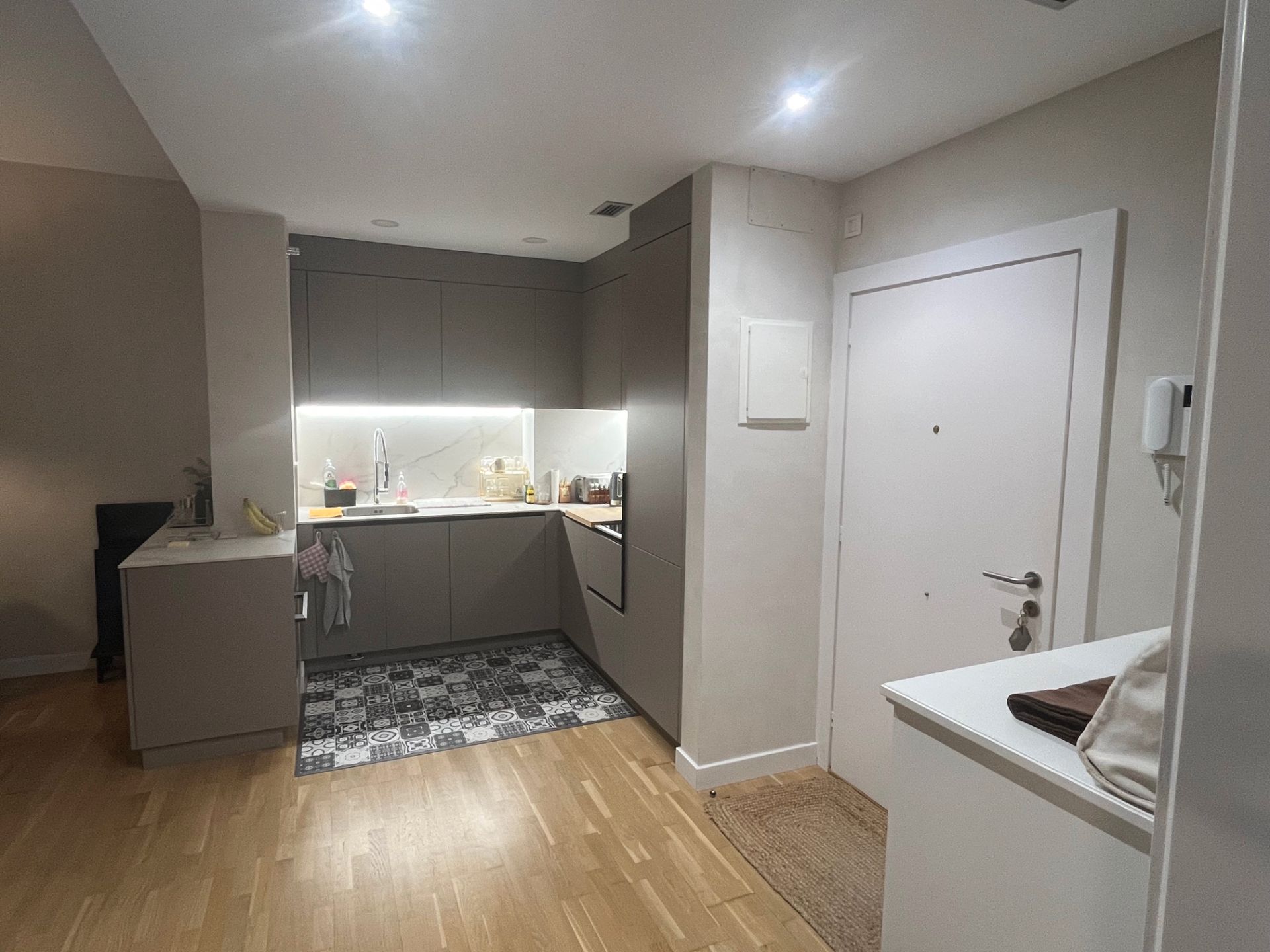 Kitchen of Flat to rent in  Barcelona Capital  with Air Conditioner, Heating and Parquet flooring