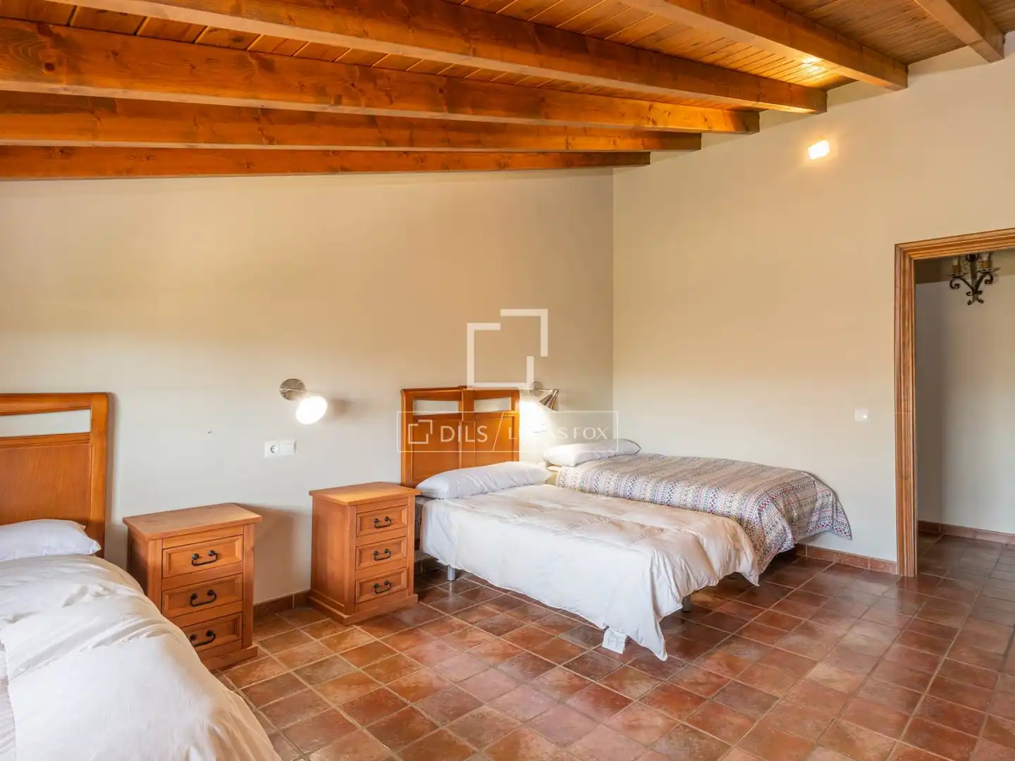 Dormitori de Finca rústica en venda en Málaga amb Jardí privat, Terrassa i Traster