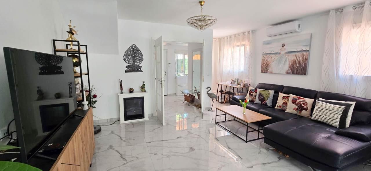 Living room of Single-family semi-detached for sale in Torrevieja  with Air Conditioner, Heating and Terrace