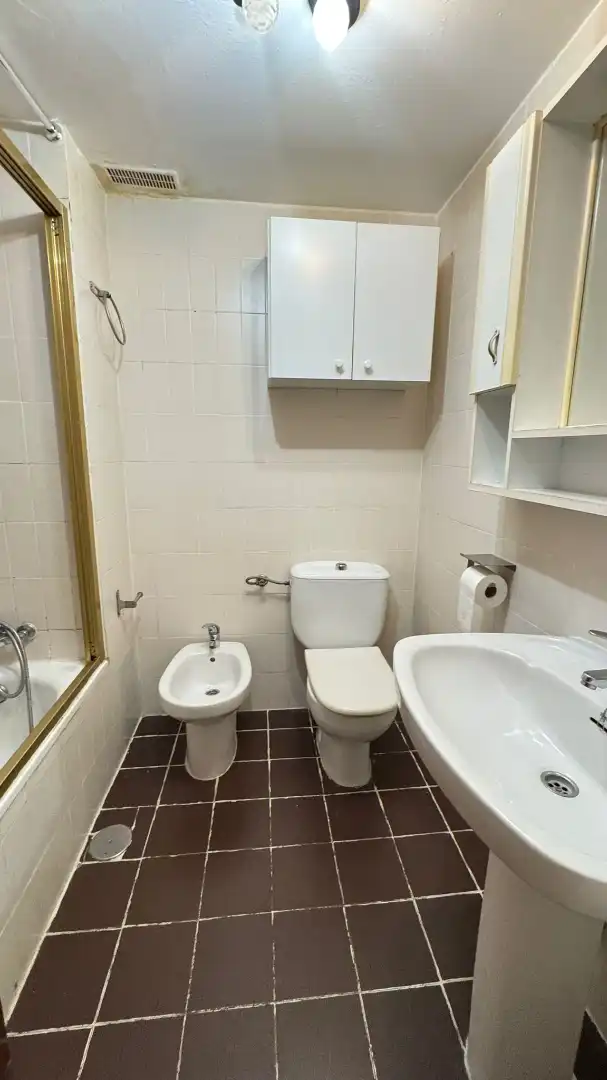 Bathroom of Flat for sale in San Fernando de Henares  with Heating and Private garden