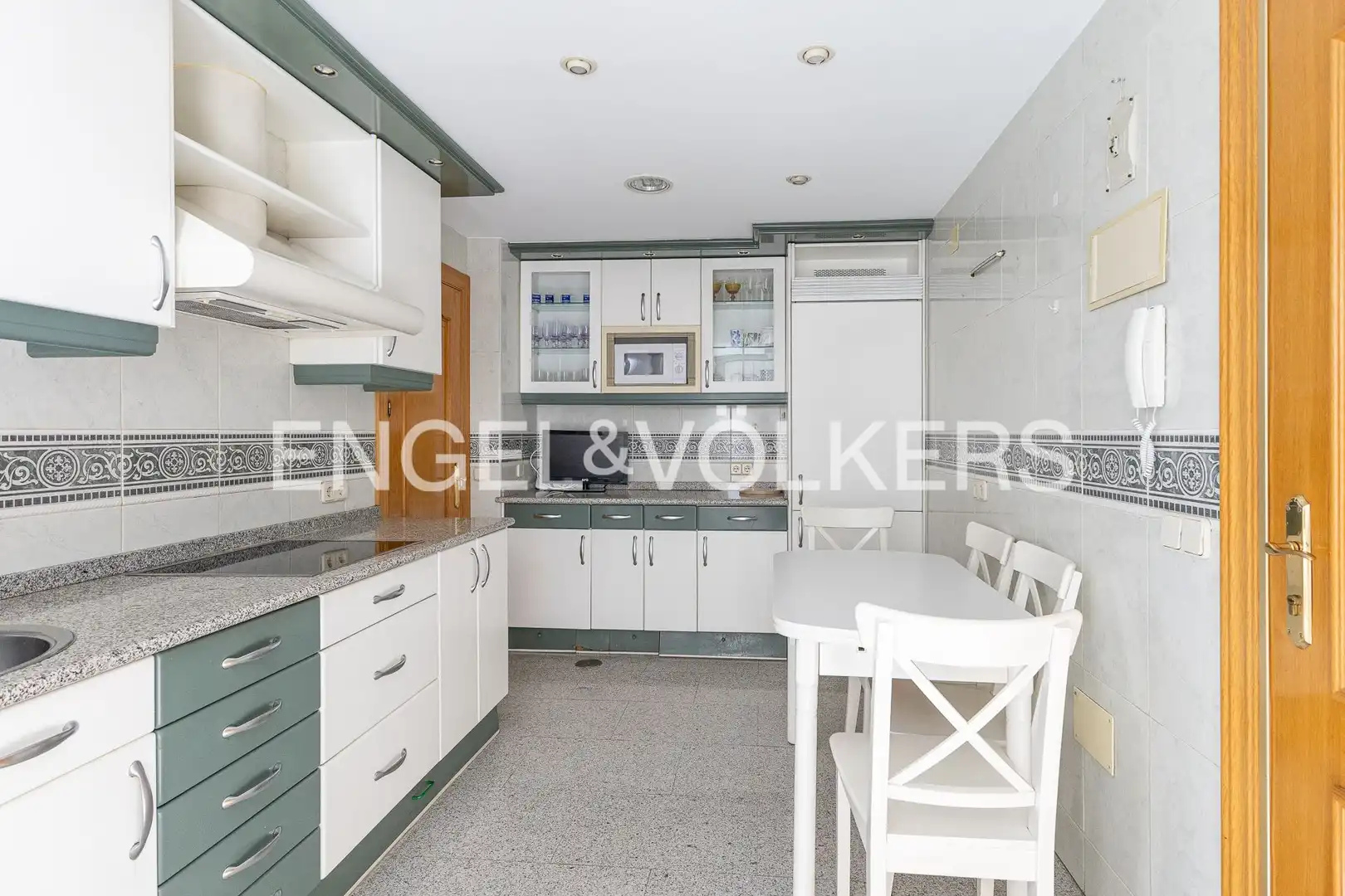 Kitchen of Flat for rent in Madrid  with Air Conditioner, Heating and Private garden