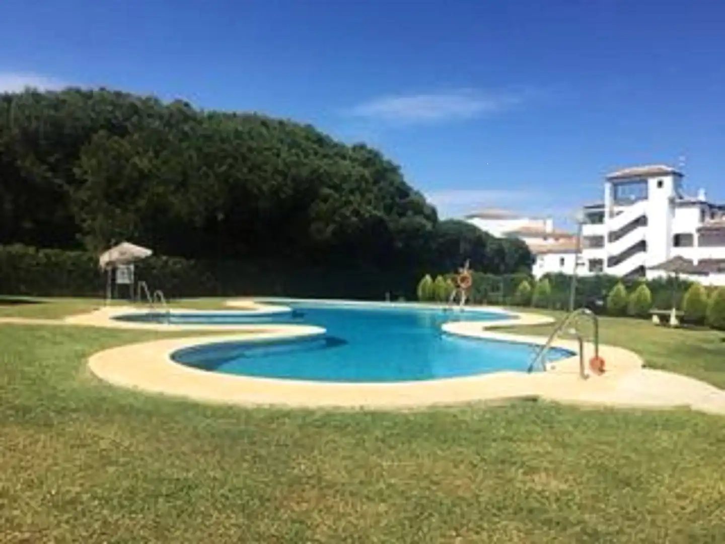 Apartamento con piscina en venta en Calahonda, imagen 17
