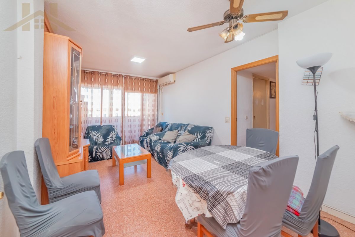 Bedroom of Flat for sale in Fuenlabrada  with Air Conditioner, Heating and Terrace