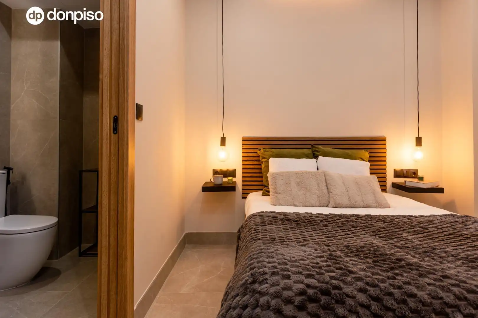 Schlafzimmer von Wohnungen zum Verkauf in Granada mit Klimaanlage und Heizung