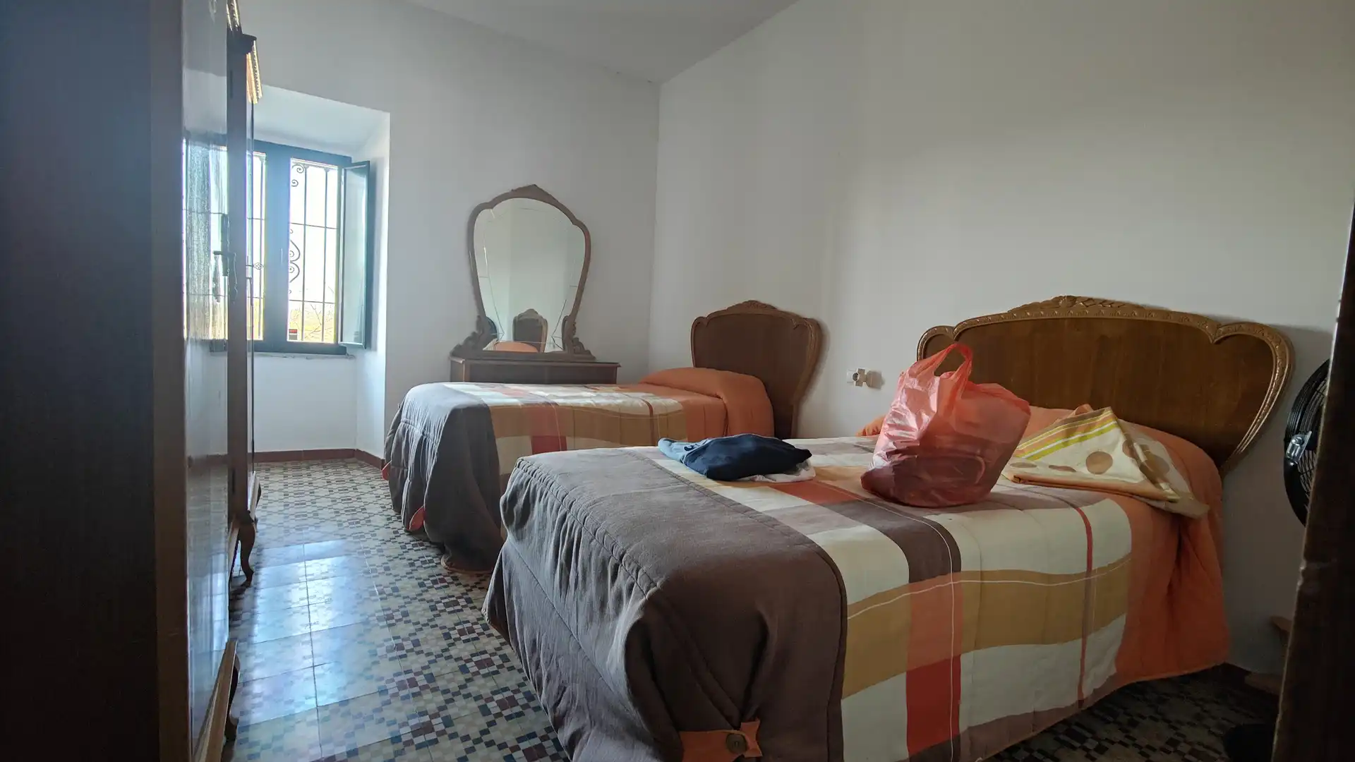 Houses for sale in Calle Lopez de Ayala, Rena