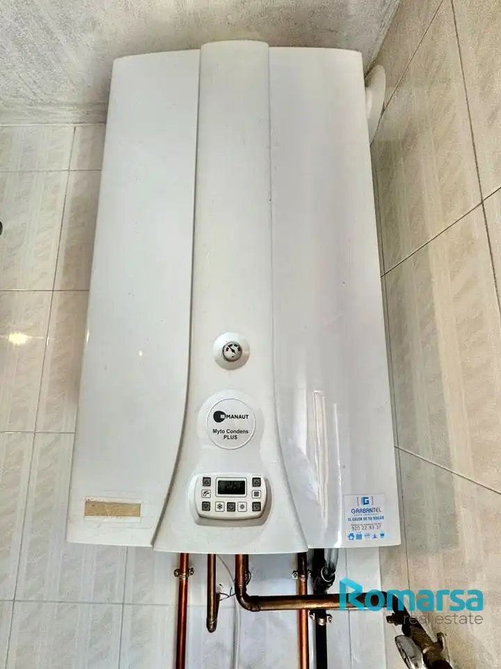 Baño de Piso en venta en Ávila con Calefacción, Parquet y Trastero