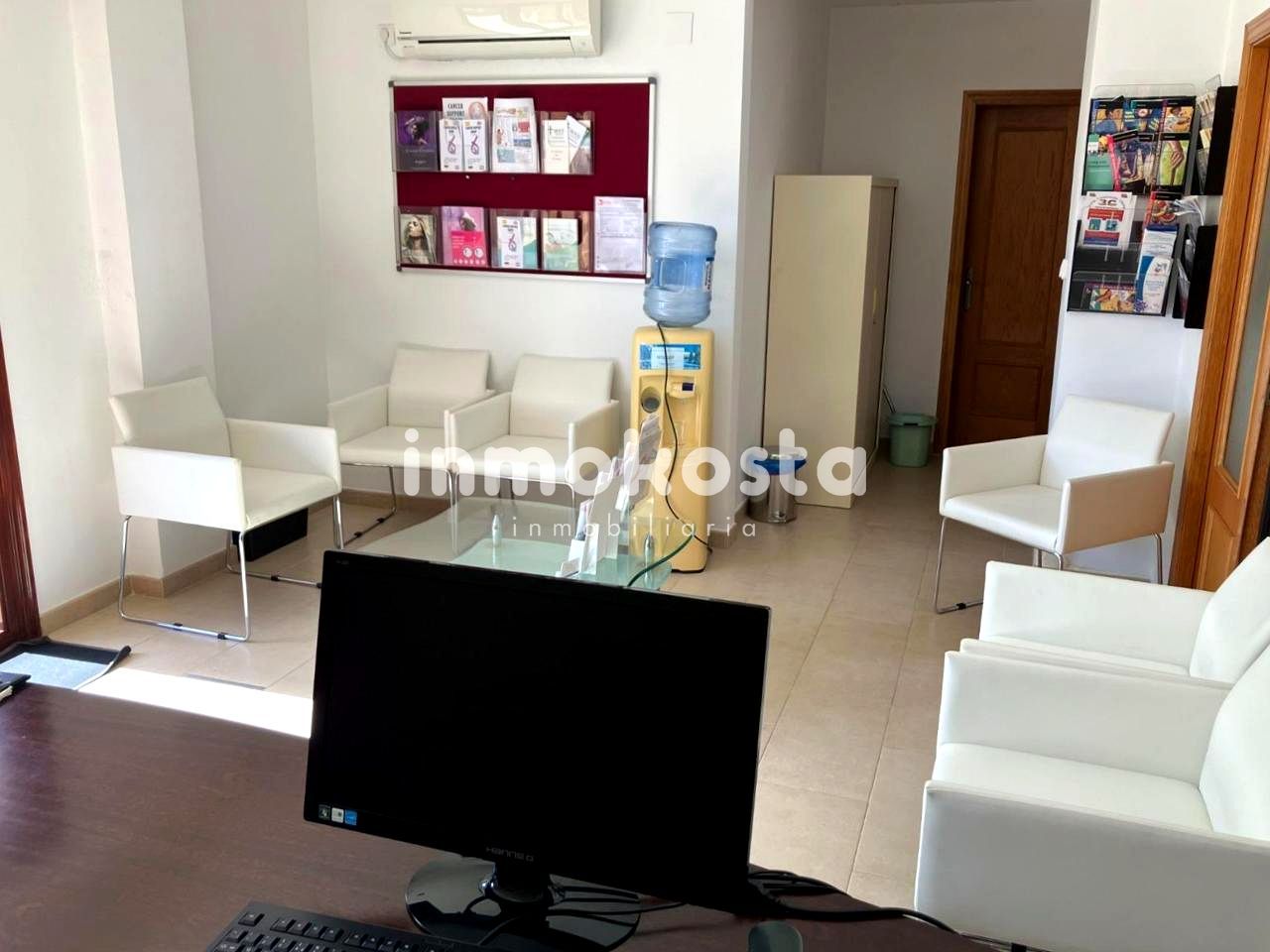 Premises for sale in L'Alfàs del Pi  with Air Conditioner