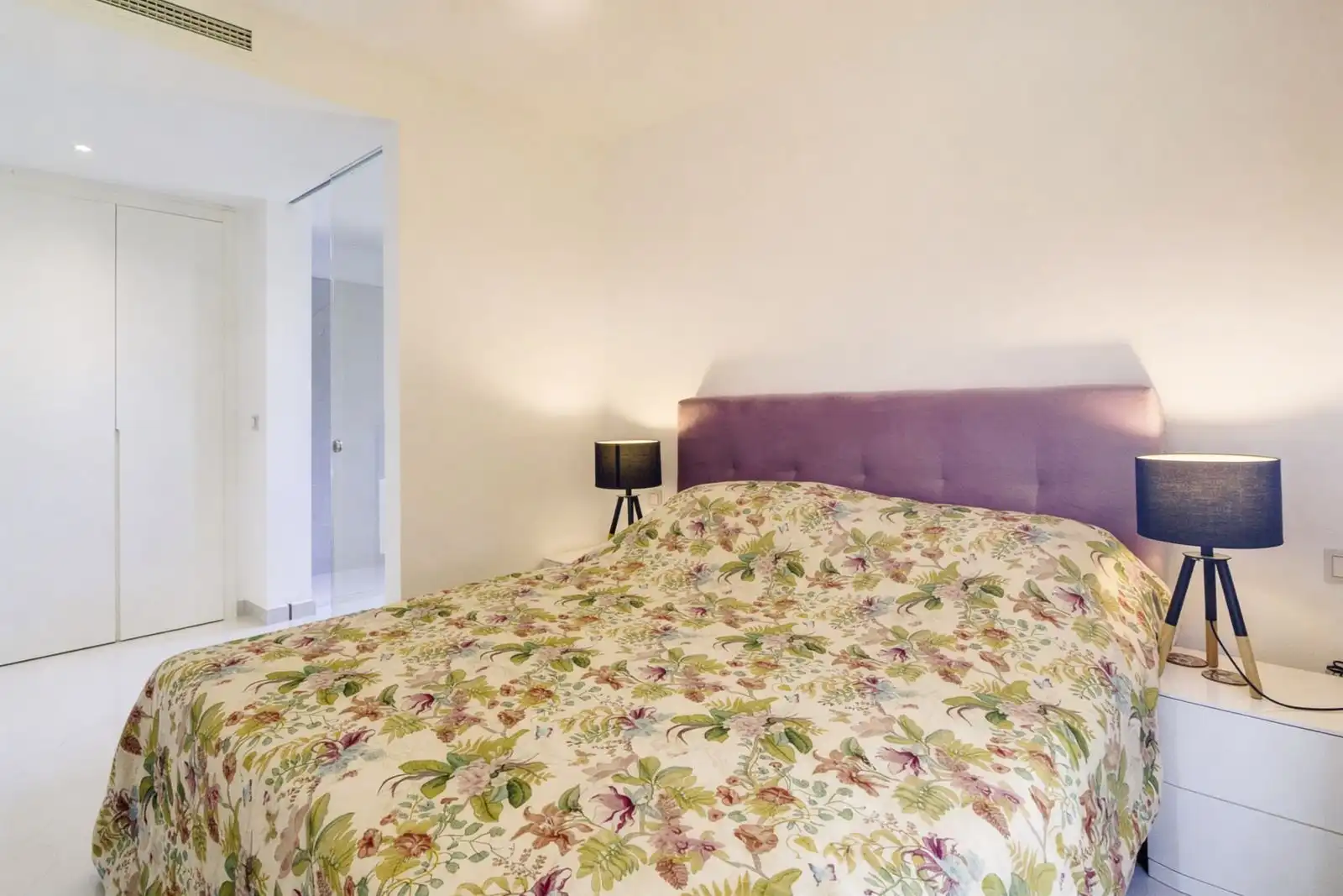Bedroom of Apartments for sale in Estepona  with Air Conditioner, Terrace and Storage room