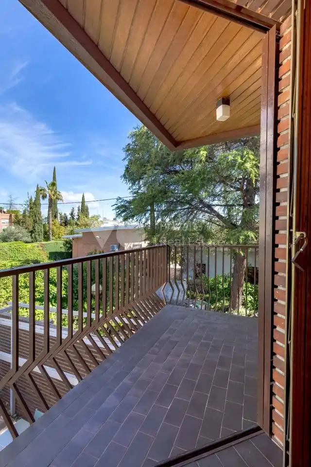Terraza de Casa adosada en venta en Madrid con Aire acondicionado, Calefacción y Jardín privado