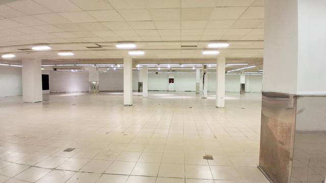 Local comercial en Alquiler en Teso de la Feria - Arrabal