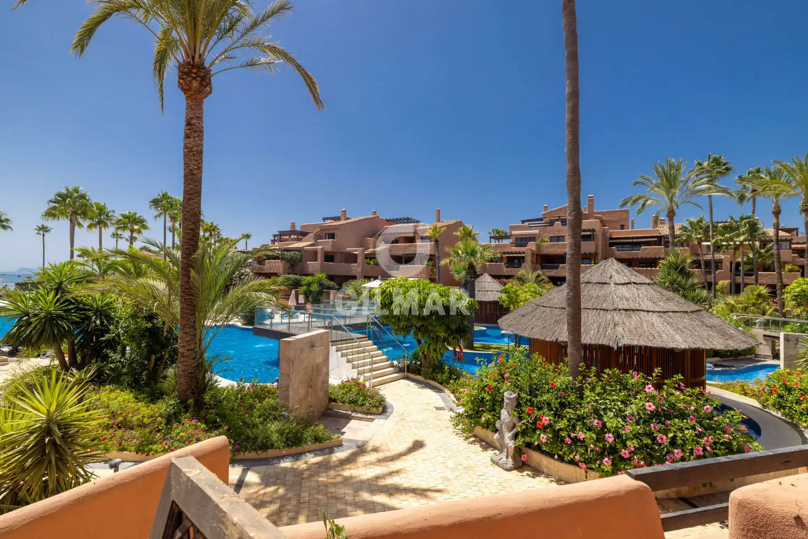Vista exterior de Planta baja en venta en Estepona con Calefacción, Jardín privado y Trastero