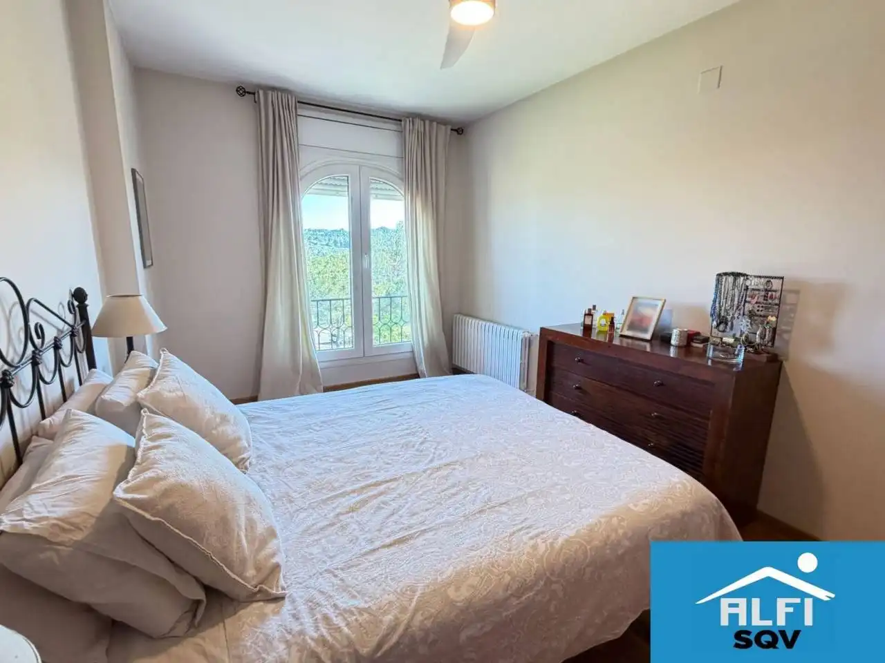 Habitación de Dúplex en venta en Sant Quirze del Vallès con Calefacción, Parquet y Terraza