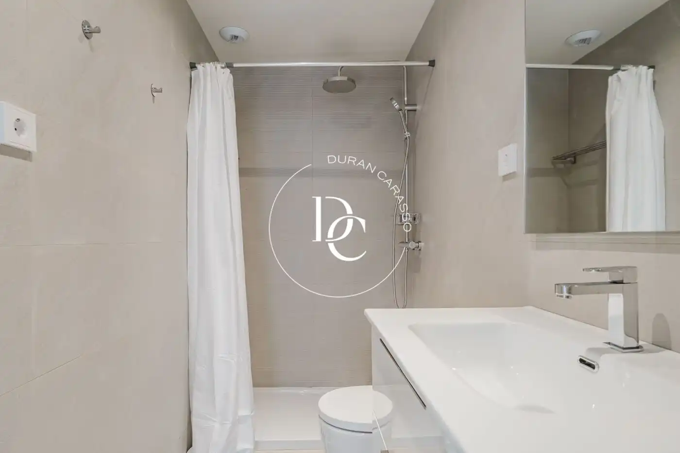 Badezimmer von Maisonette zur Miete in Vilanova i la Geltrú mit Klimaanlage, Heizung und Terrasse