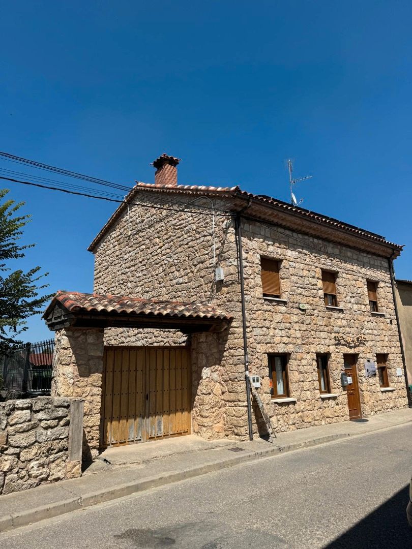 Außenansicht von Country house zum verkauf in Hornillos del Camino mit Heizung, Privatgarten und Möbliert