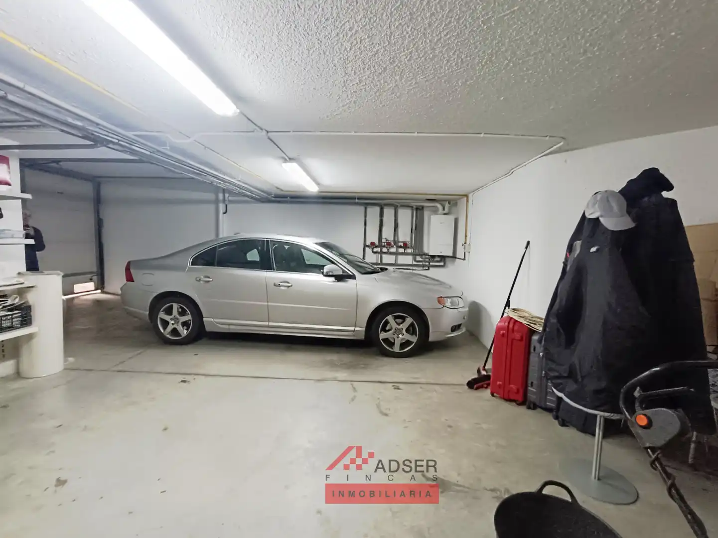 Aparcament de Casa o xalet en venda en  Logroño amb Aire condicionat, Calefacció i Jardí privat