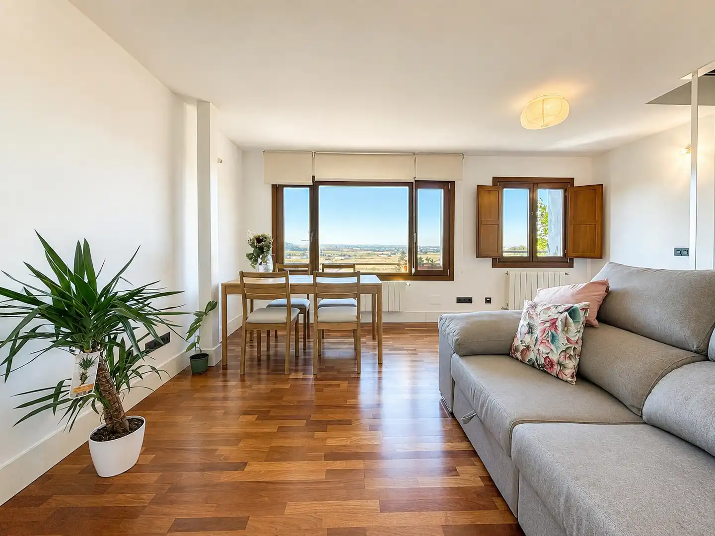 Living room of Country homes for sale in Villayerno Morquillas  with Heating, Parquet flooring and Storage room