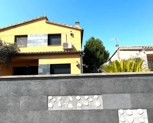 Vista exterior de Casa o xalet en venda en Fonollosa amb Aire condicionat, Terrassa i Piscina