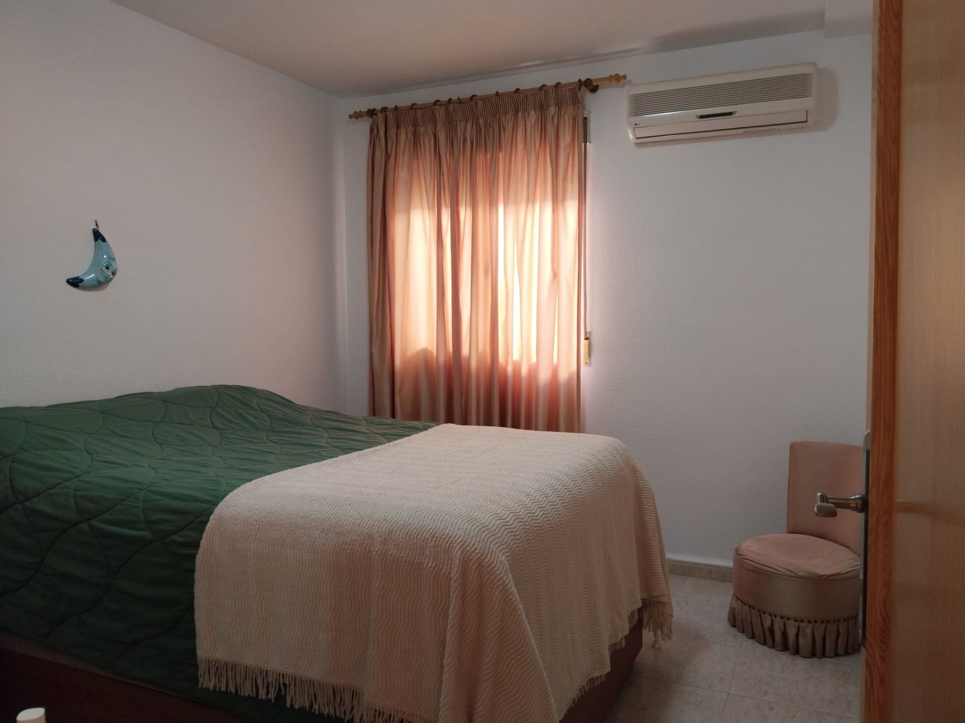 Habitación de Dúplex en venta en Gandia con Aire acondicionado, Trastero y Amueblado