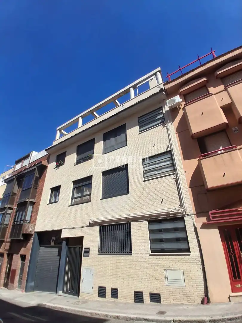 Außenansicht von Wohnung zum Verkauf in Madrid mit Klimaanlage, Heizung und Terrasse