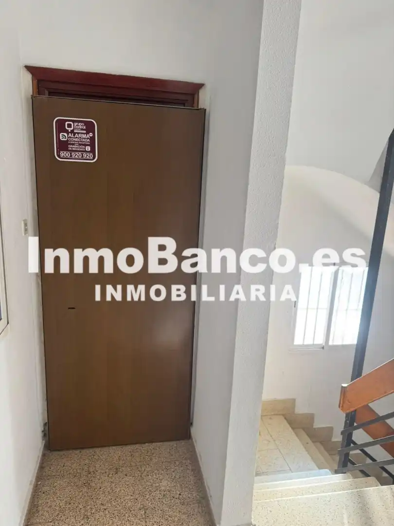 Piso en venta en Chiva con Balcón