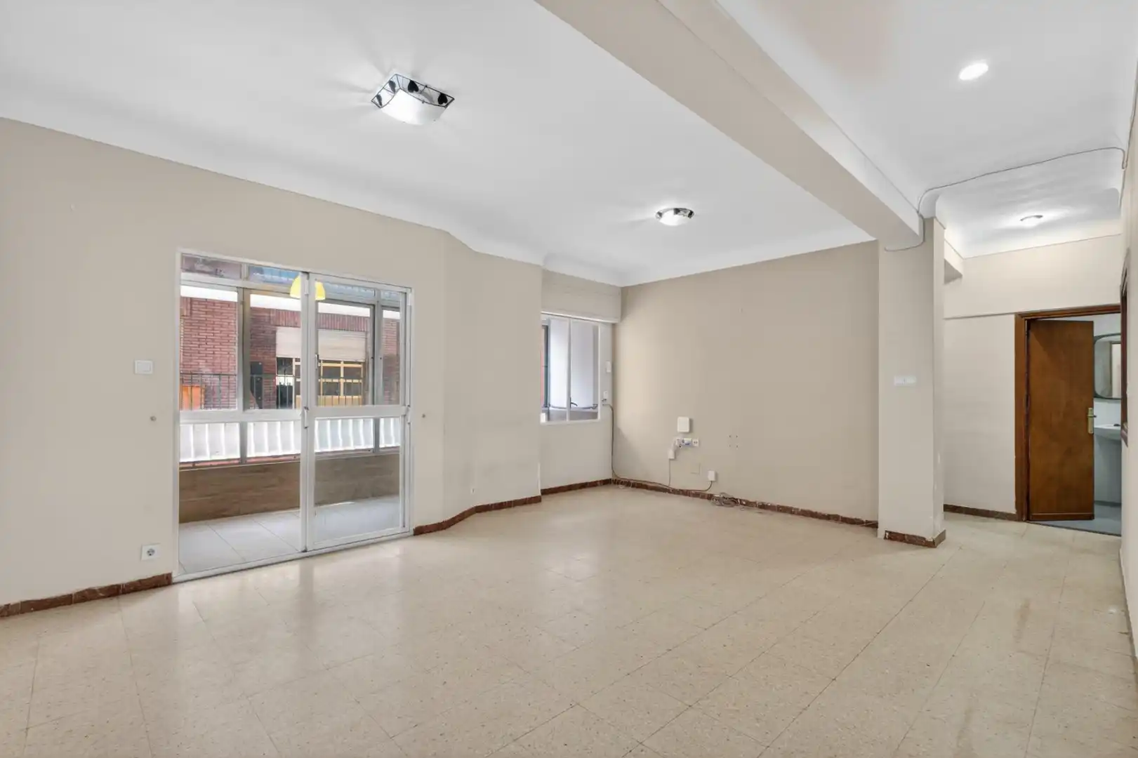 Piso en venta en Málaga con Balcón y Alarma