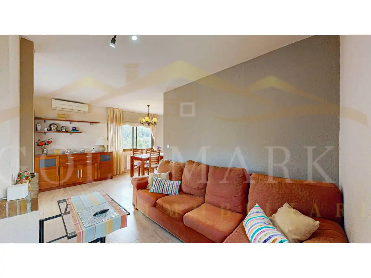 Sala de estar de Casa o chalet en venta en Corbera de Llobregat con Aire acondicionado, Calefacción y Jardín privado